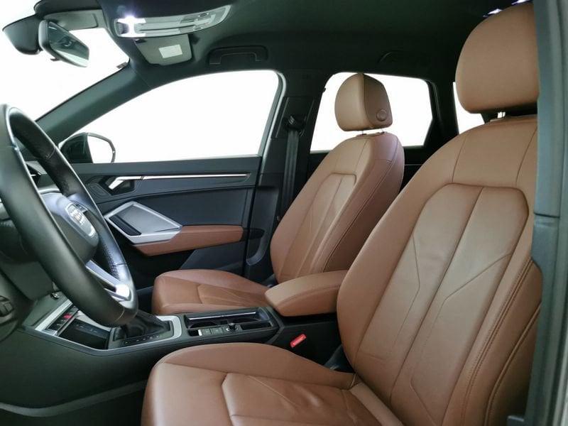 Audi Q3 40 2.0 tfsi Identity Black quattro s-tronic