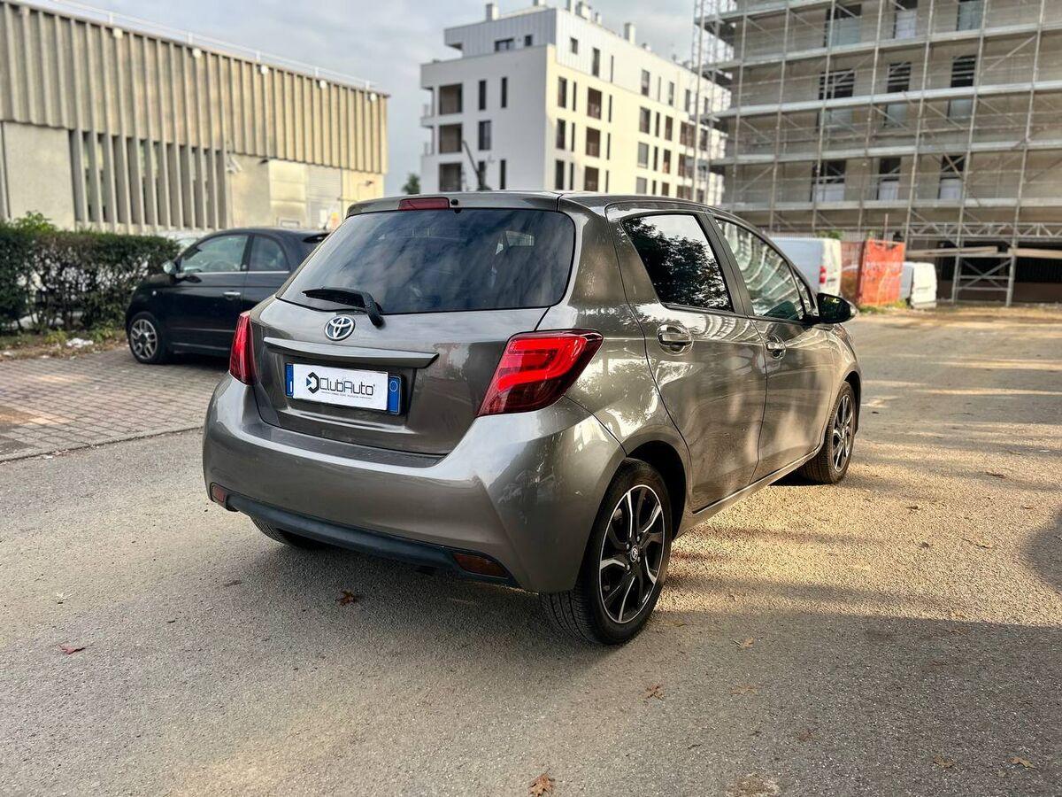 Toyota Yaris 1.5h Trend Red Edition 5p