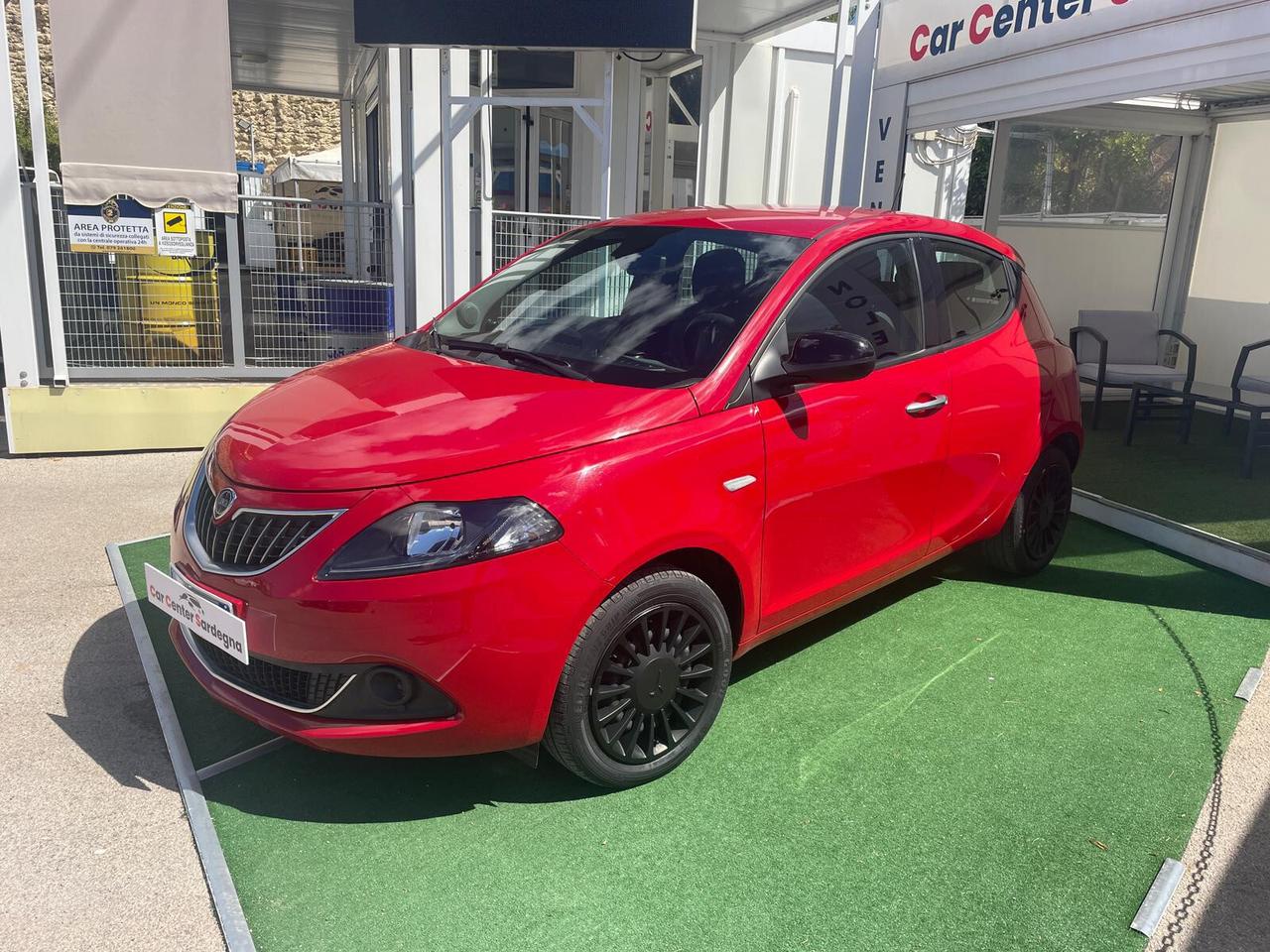 Lancia Ypsilon 1.0 FireFly 5 porte S&S Hybrid Silver