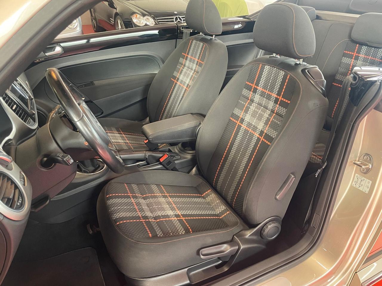 Volkswagen Maggiolino Cabrio 1.2 TSI Club Sport Navigatore