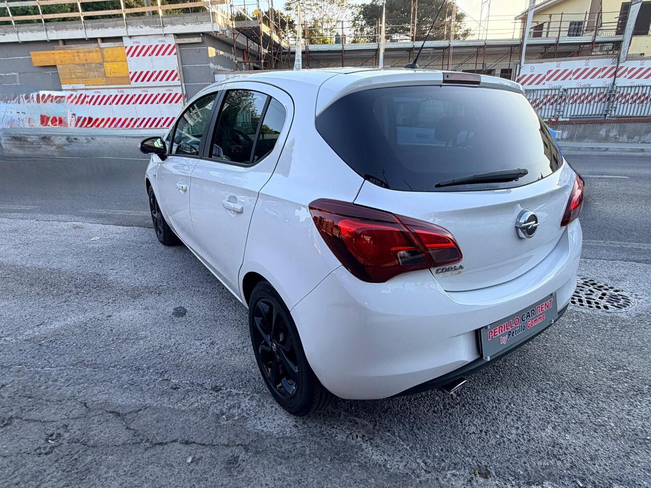 Opel Corsa 1.2 5 porte b-Color