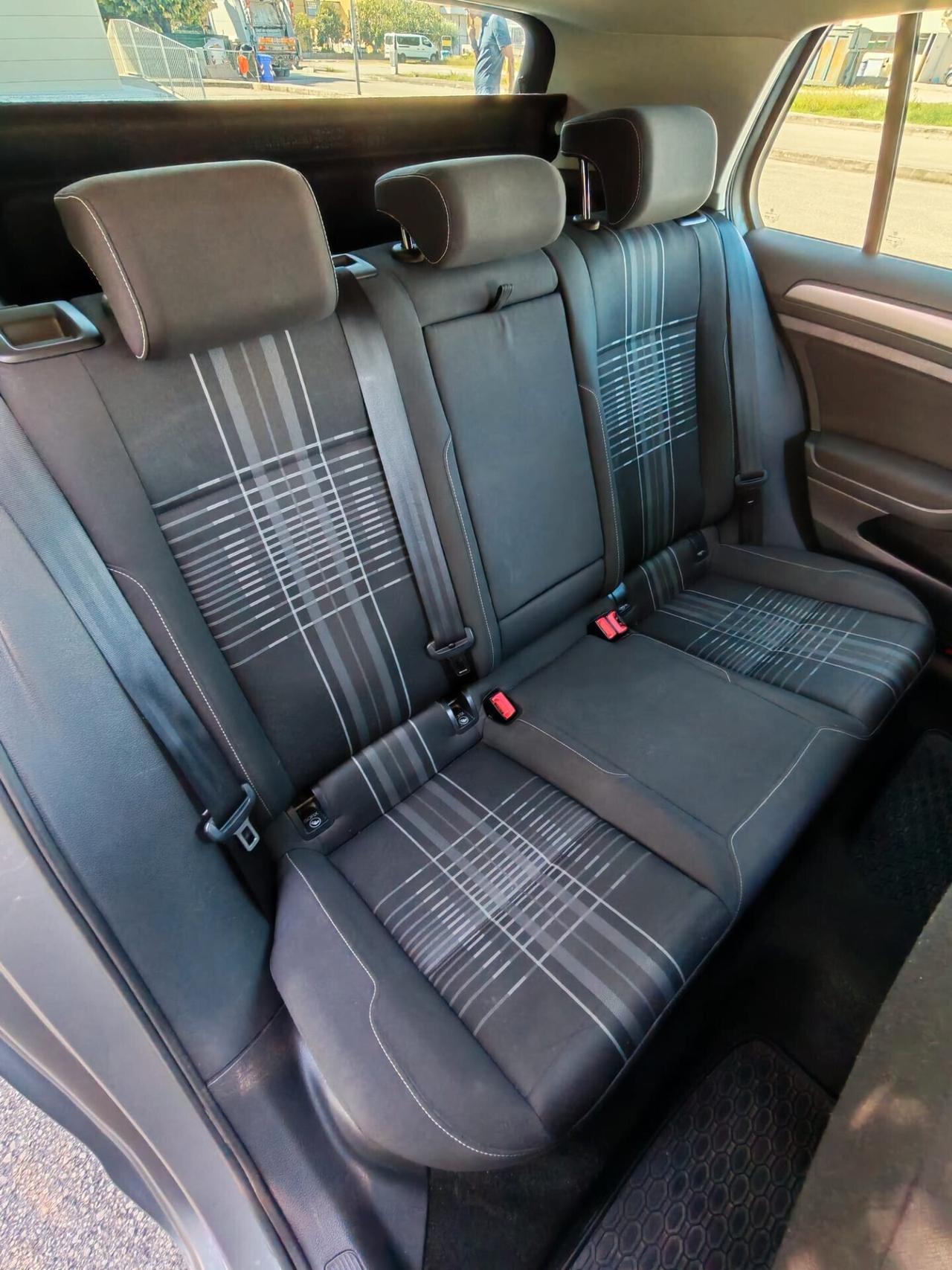 Volkswagen Golf 1.6 TDI 110 CV 5p. Executive R-Line