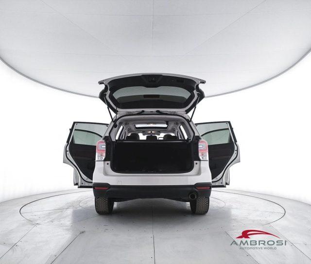 SUBARU Forester 2.0i e-boxer Un Limited Saas lineartronic