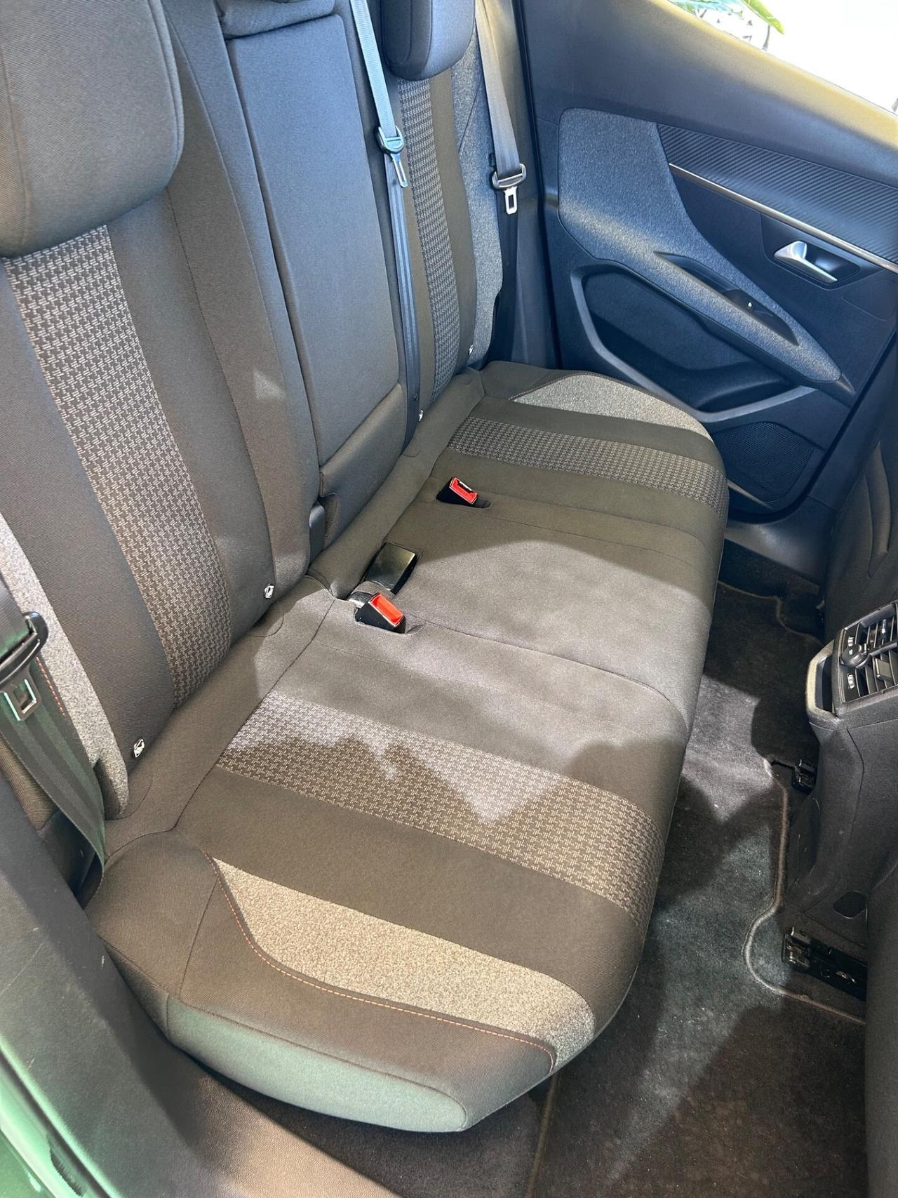 Peugeot 3008 BlueHDi 120 S&S Business