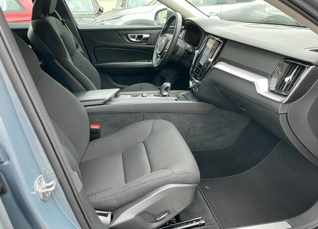 Volvo V60 B4 (d) Geartronic Momentum Business Perfetta Tagliandata
