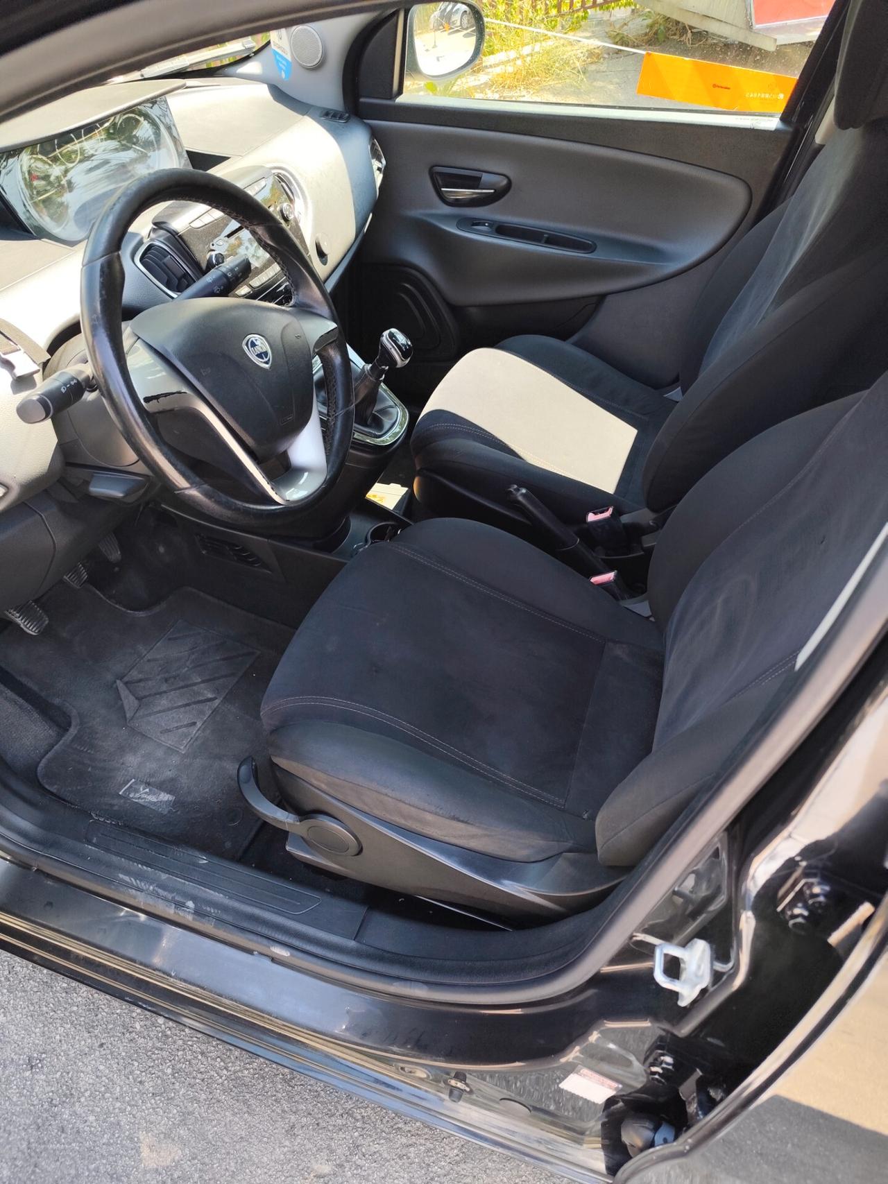 Lancia Ypsilon 1.3 MJT 16V 95 CV 5 porte S&S Gold