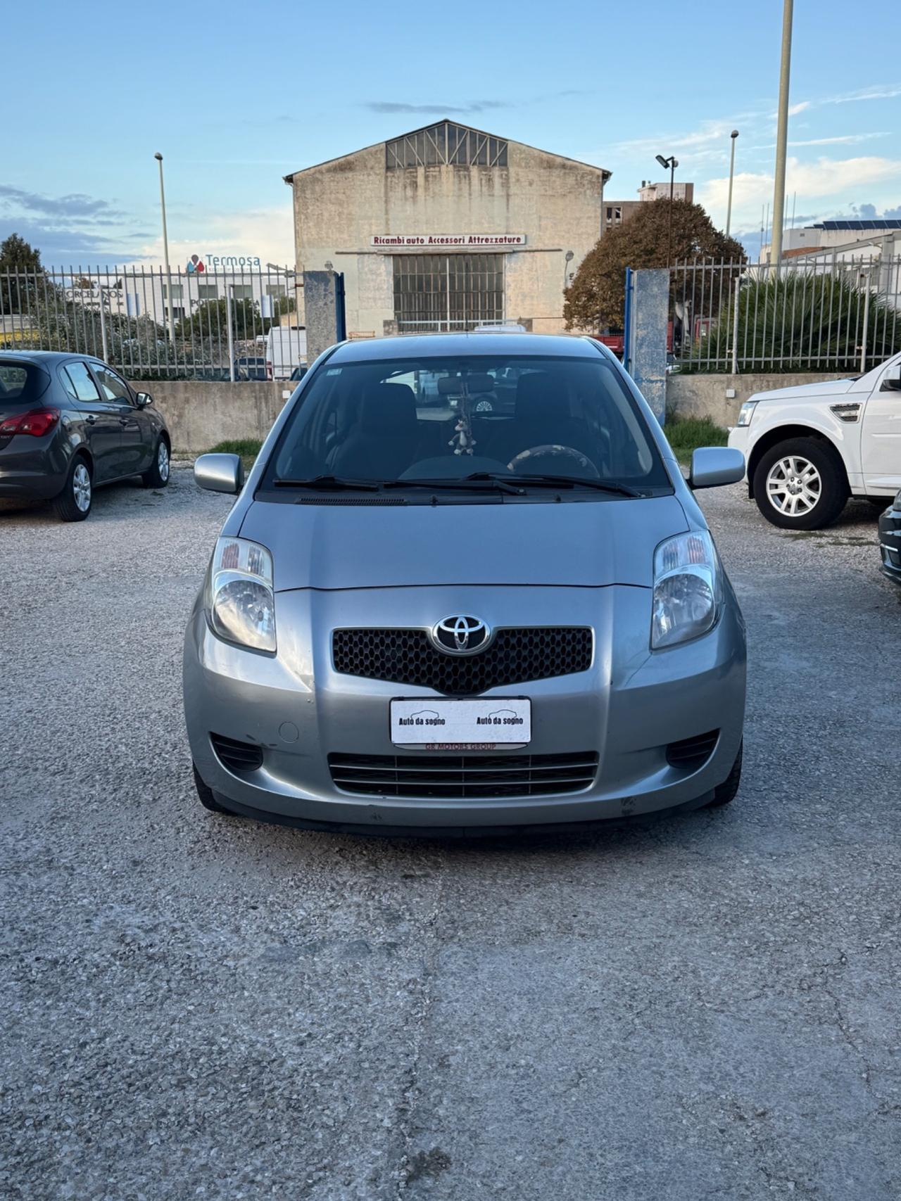 Toyota Yaris 1.0 3 porte