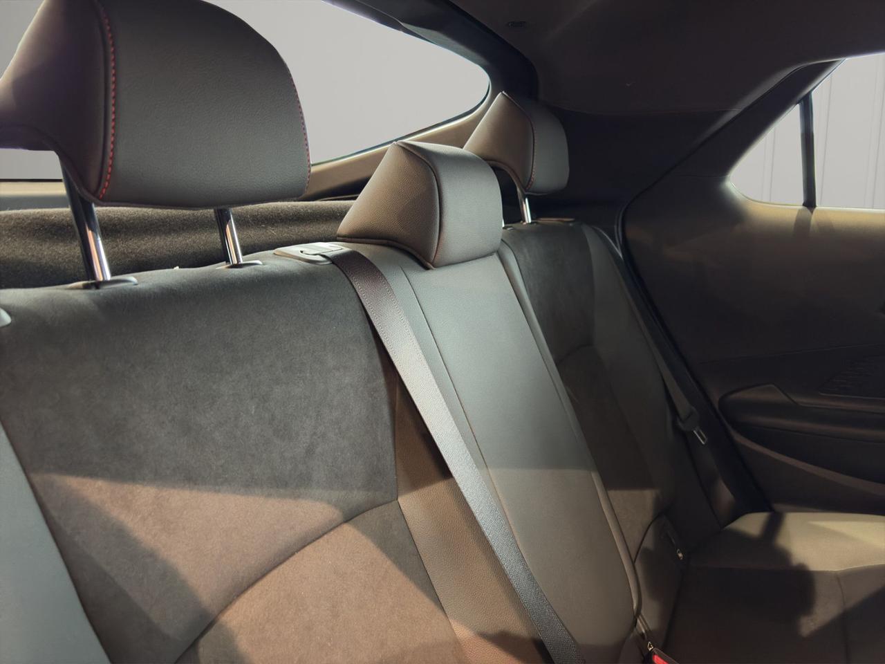 Toyota C-HR 2.0 phev GR Sport fwd e-cvt