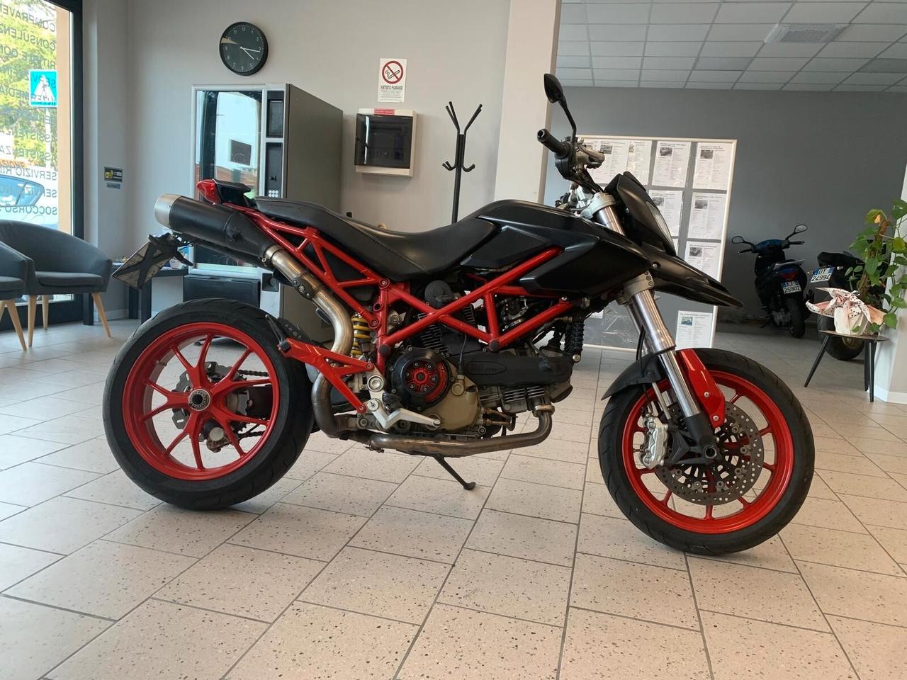 Ducati Hypermotard 1100