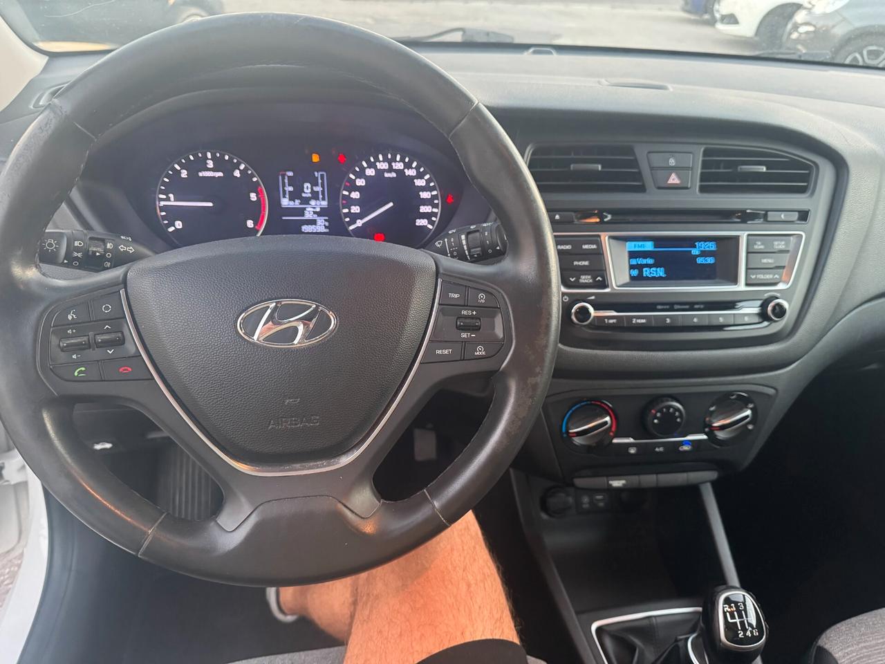 hyundai i20 1.4 crdi 90cv diesel 2016