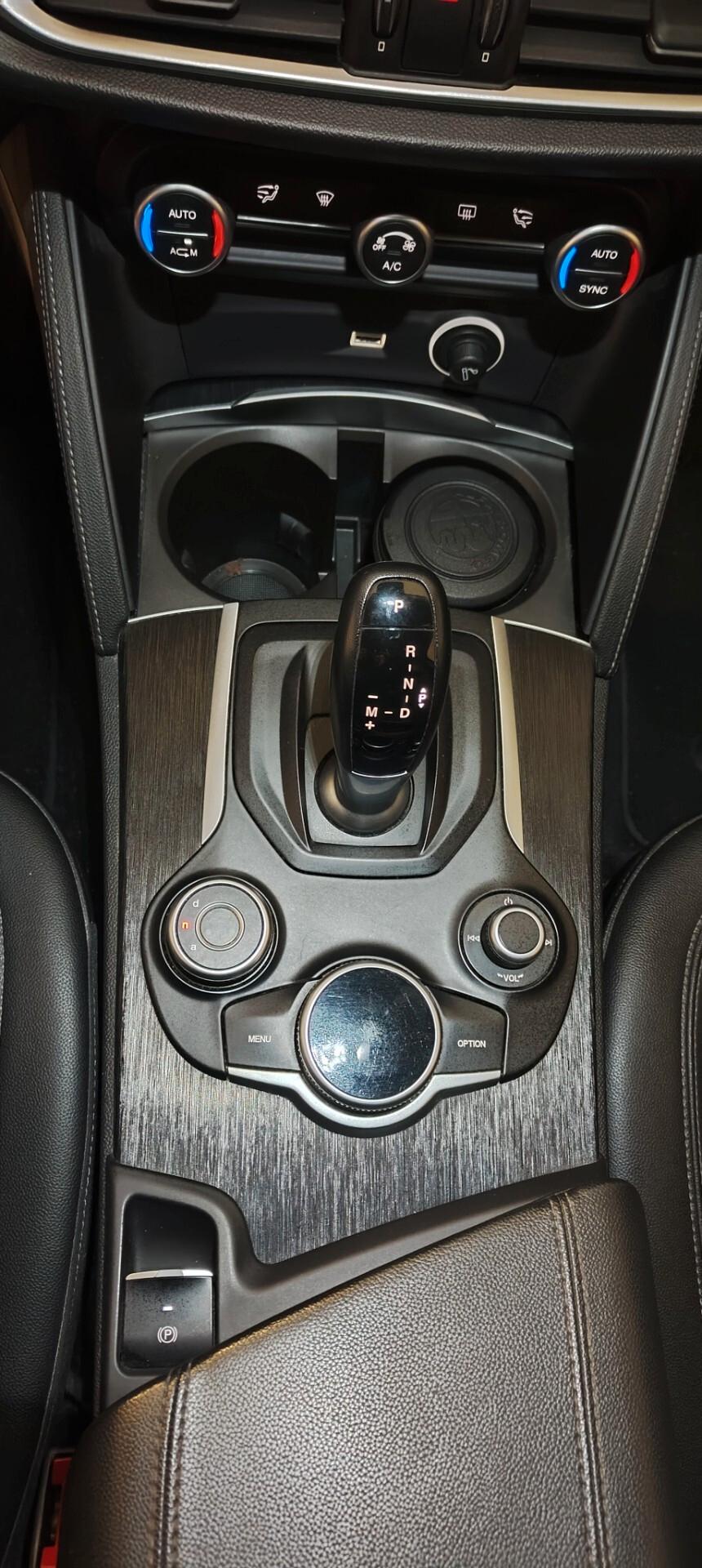 Alfa Romeo Stelvio 2.2 Turbodiesel 190 CV AT8 Q4 Super