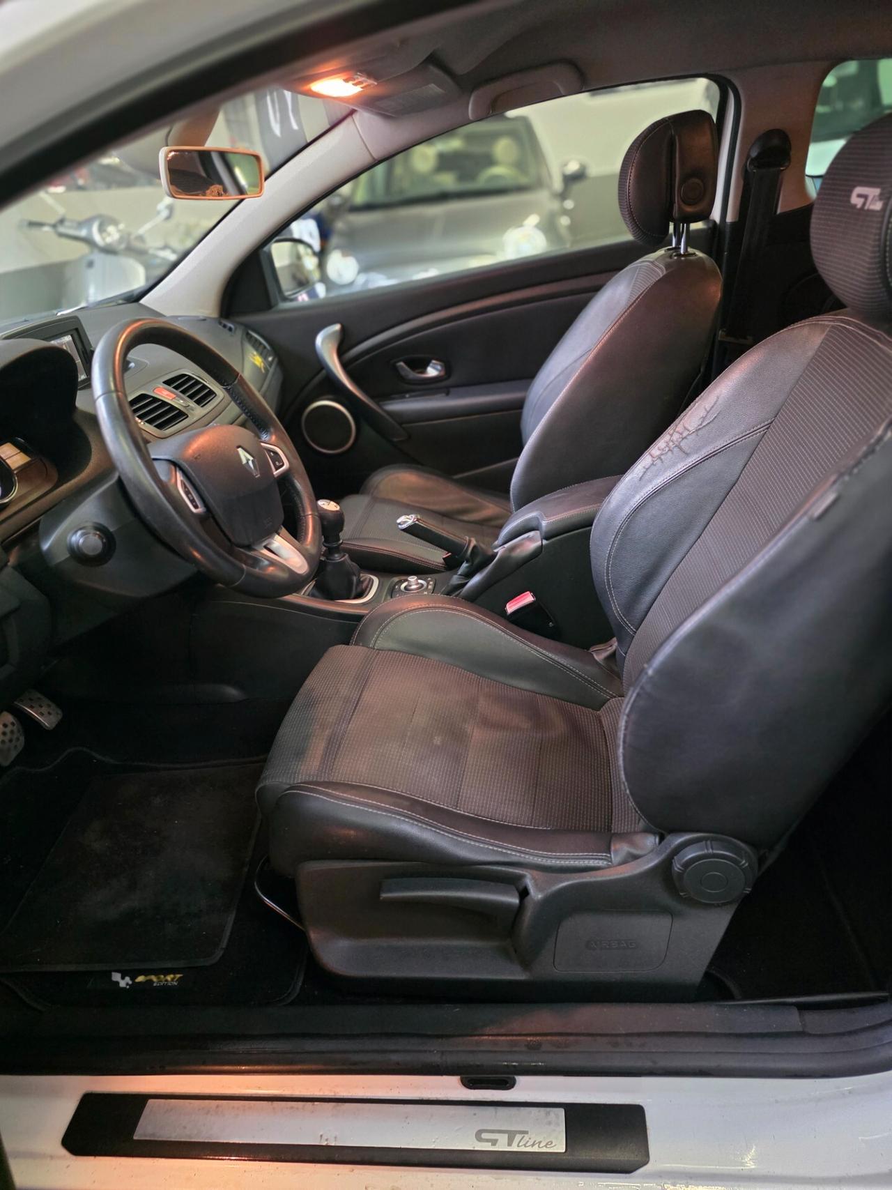 Renault Megane Mégane Coupé 1.5 dCi 110CV EDC GT Line