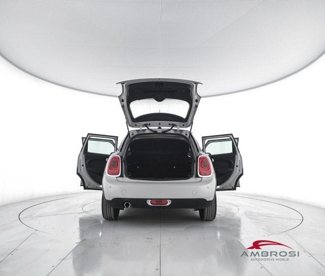 MINI Cooper D 5 porte 1.5 Hype Auto