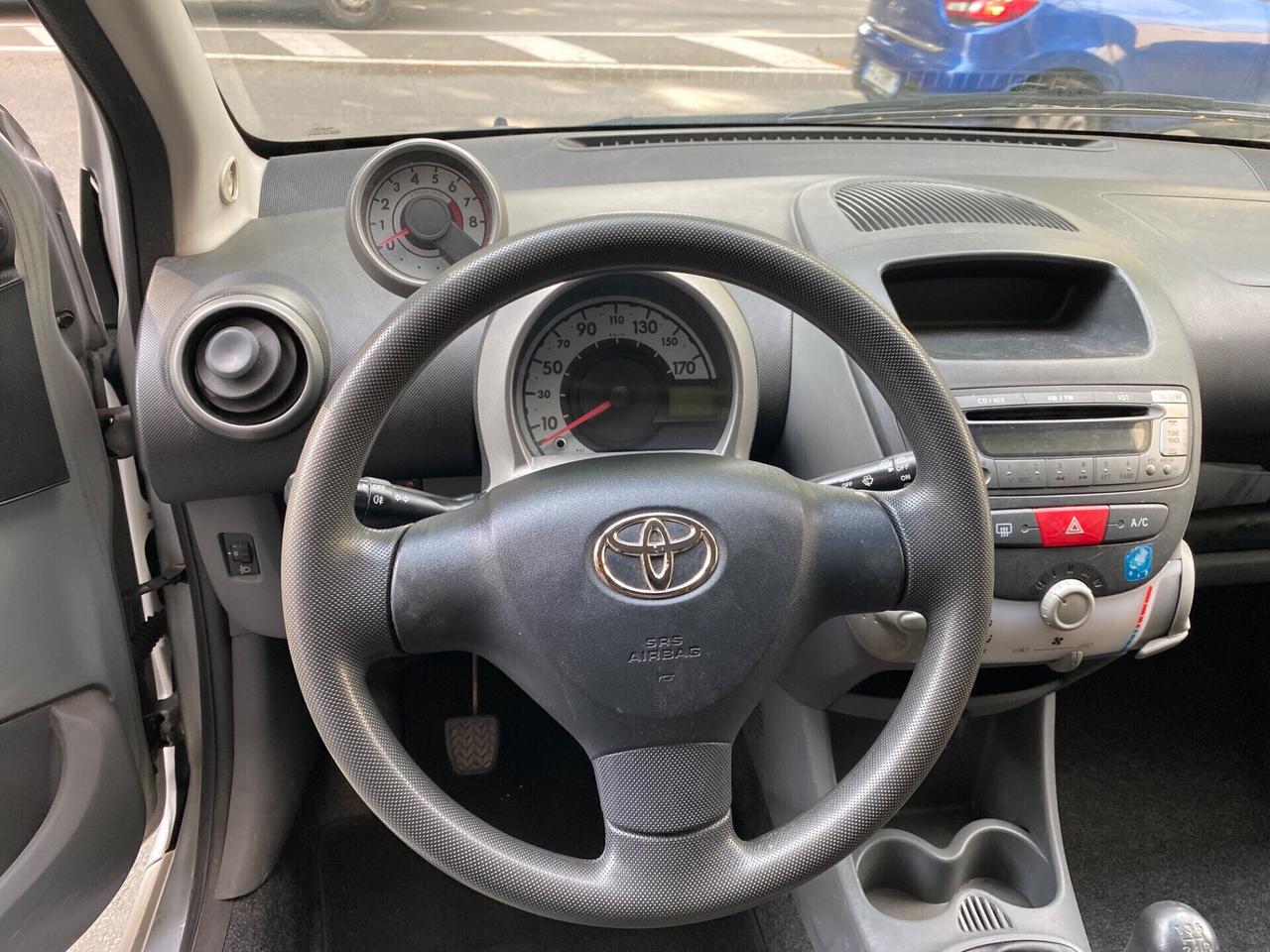 Toyota Aygo 1.0 5p Sol 98.000KM - NEOPATENTATI!!!