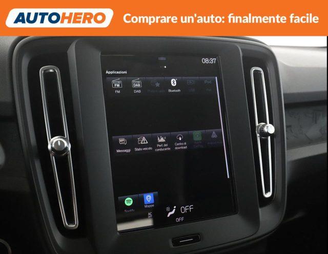 VOLVO XC40 T2 Momentum Pro