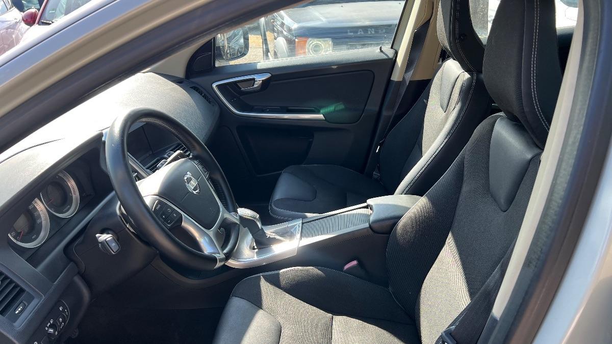 VOLVO - XC60 2.0 d4 Momentum 163cv geartronic
