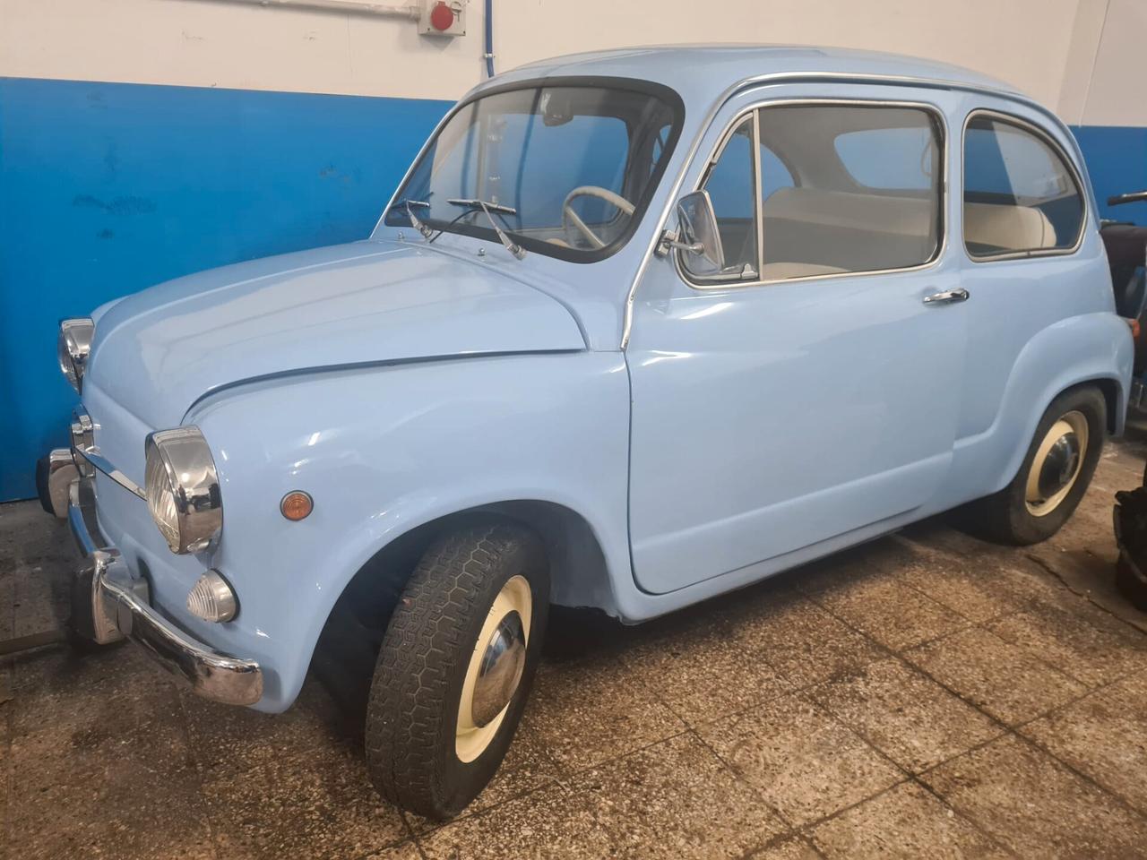 Fiat 600 Fanalone anno 1969