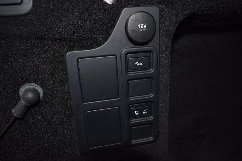 Land Rover Discovery 2.0 SD4 N1 AUTOCARRO IVA ESPOSTA