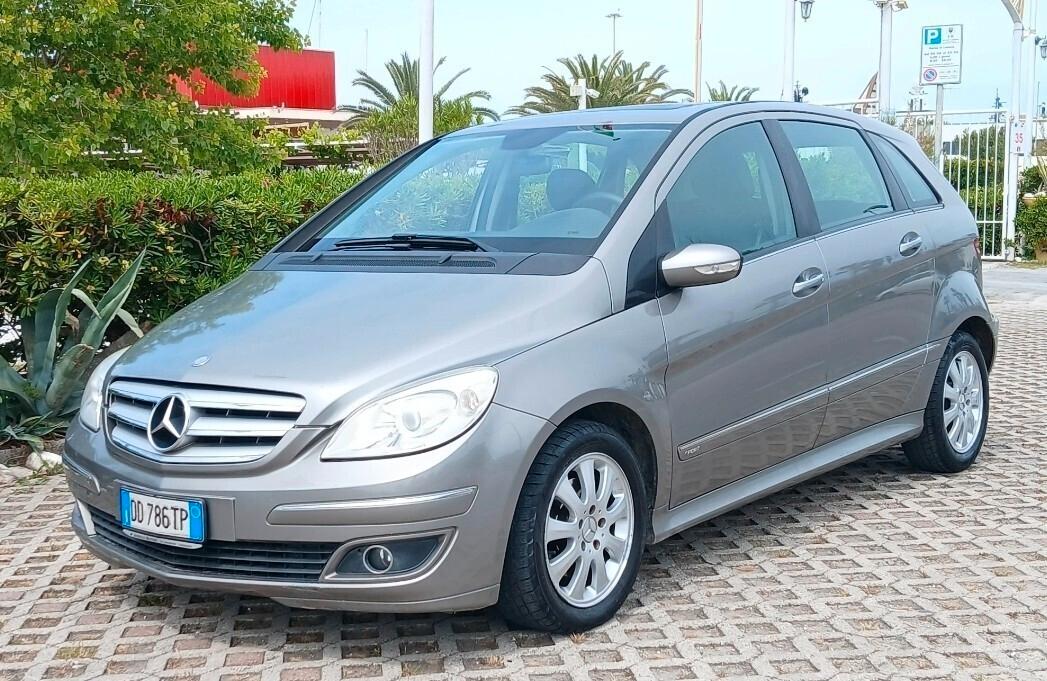 Mercedes-benz B 200 b200 diesel cambio automatico - permute