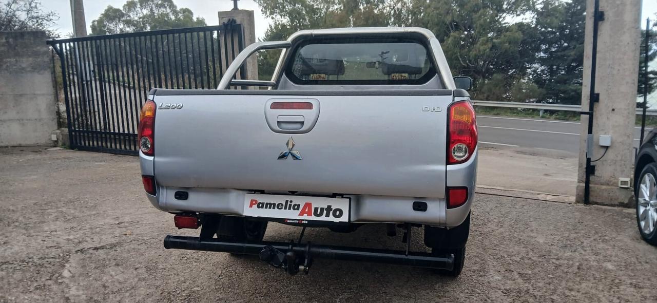 Mitsubishi L200 2.5 DI-D/136CV Single Cab - 2006