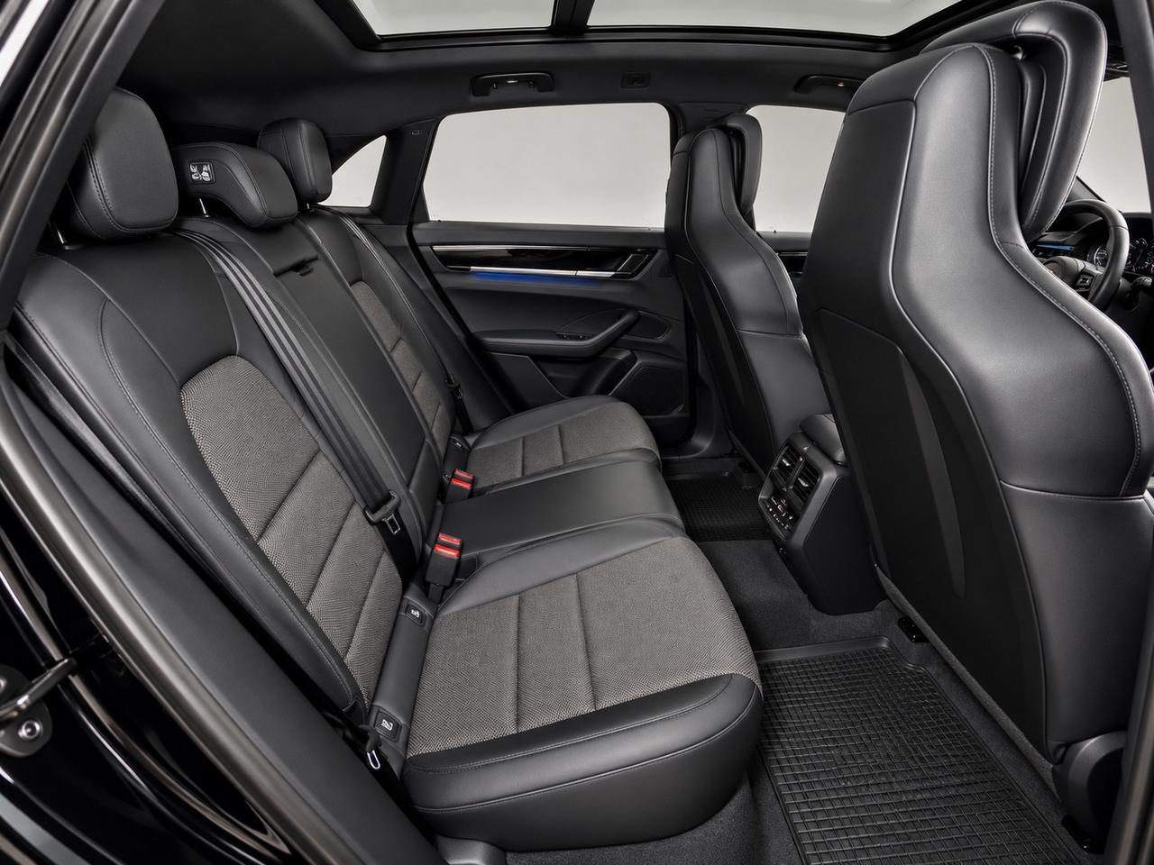 Porsche Macan EV 4