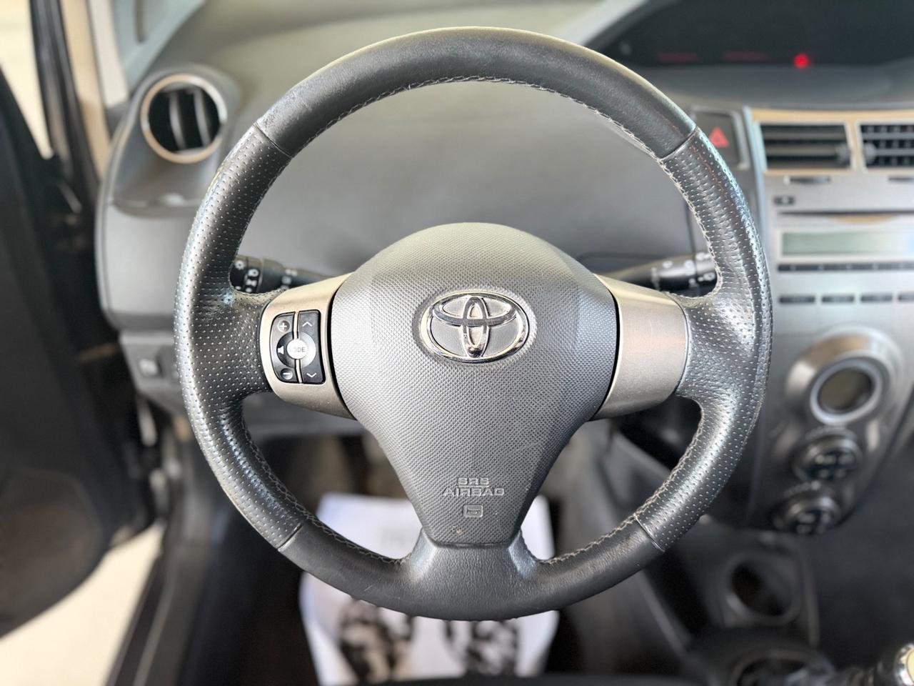 Toyota Yaris 1.3 5 porte Sol NEOPATENTATI