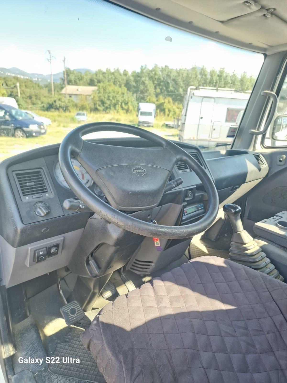 Nissan atleon Pat.c del 2002 in saldo 501