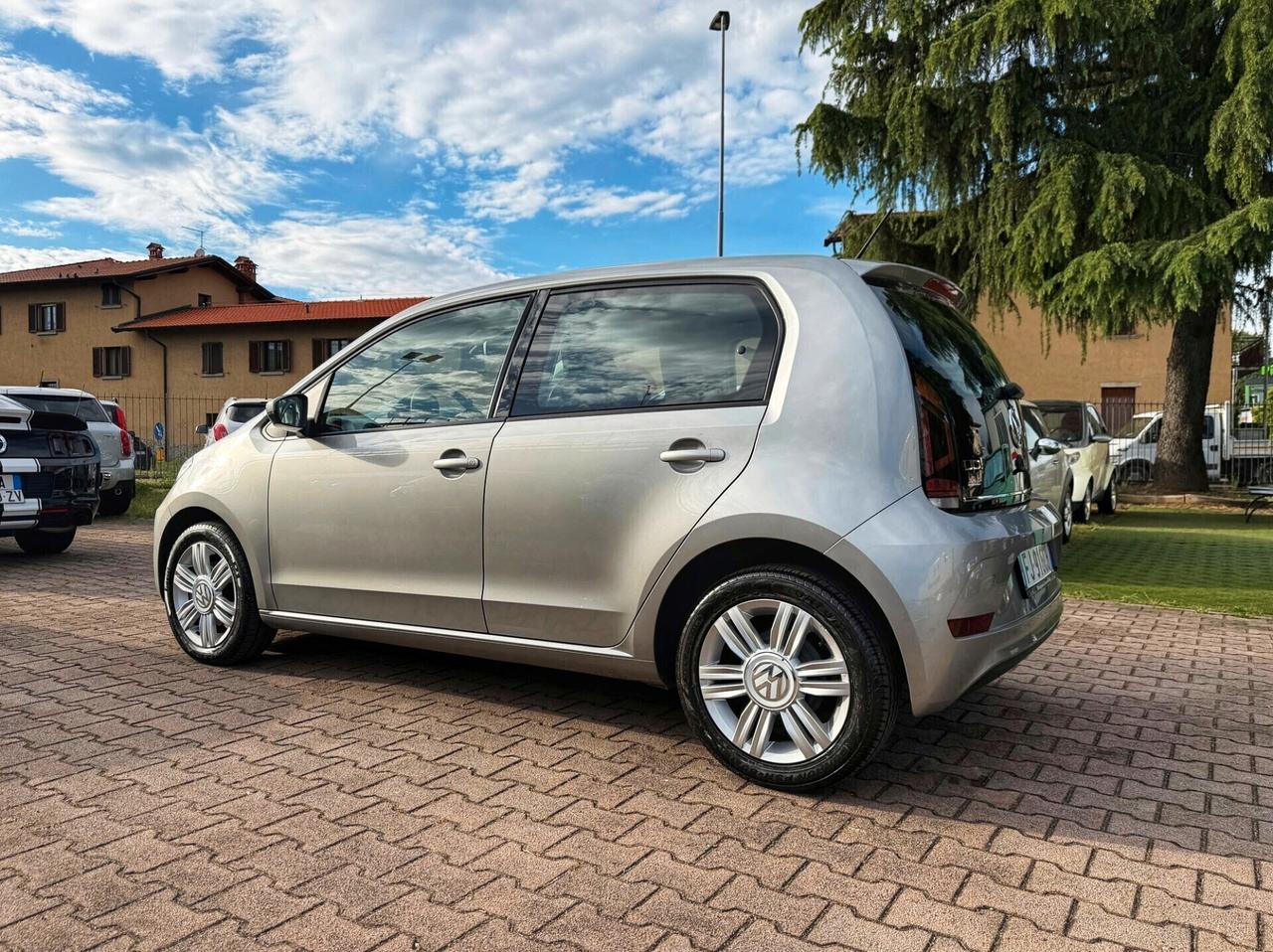 Volkswagen up! 1.0 75 CV 5p. AUTOMATICA TELECAMERA CRUISE SENSORI PDC