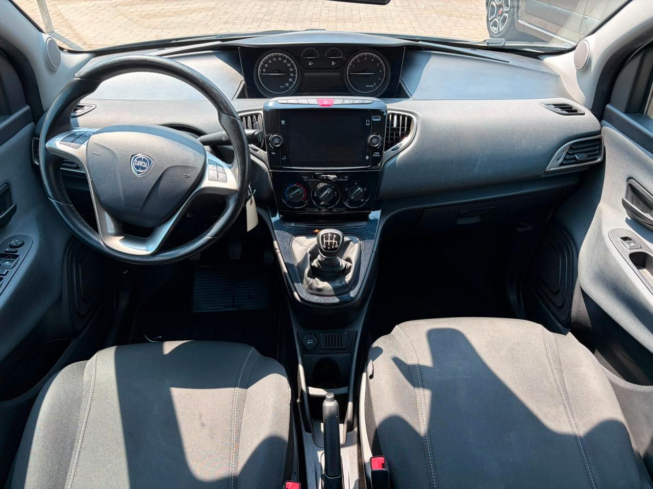 Lancia Ypsilon 1.0 FireFly 5 porte S&S Hybrid Gold