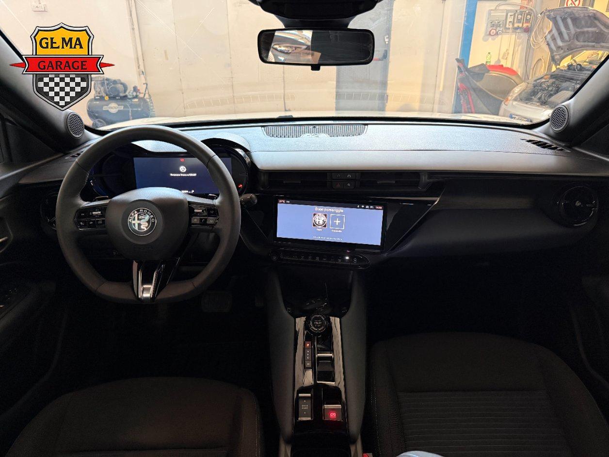Alfa Romeo Junior 1.2 ibrida 145cv edct6