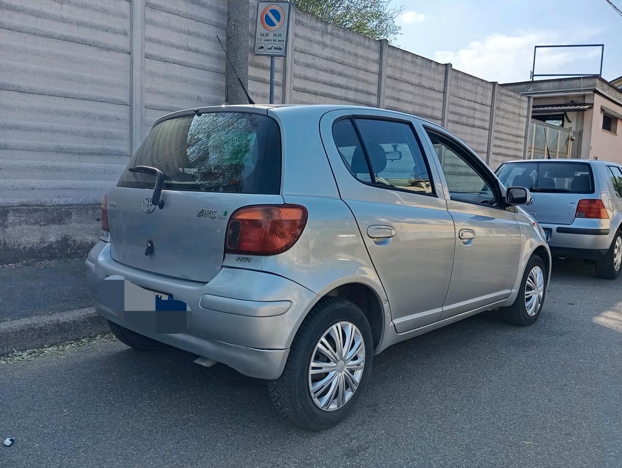 Toyota Yaris 1.0i 16V cat 5 porte Neopatentati