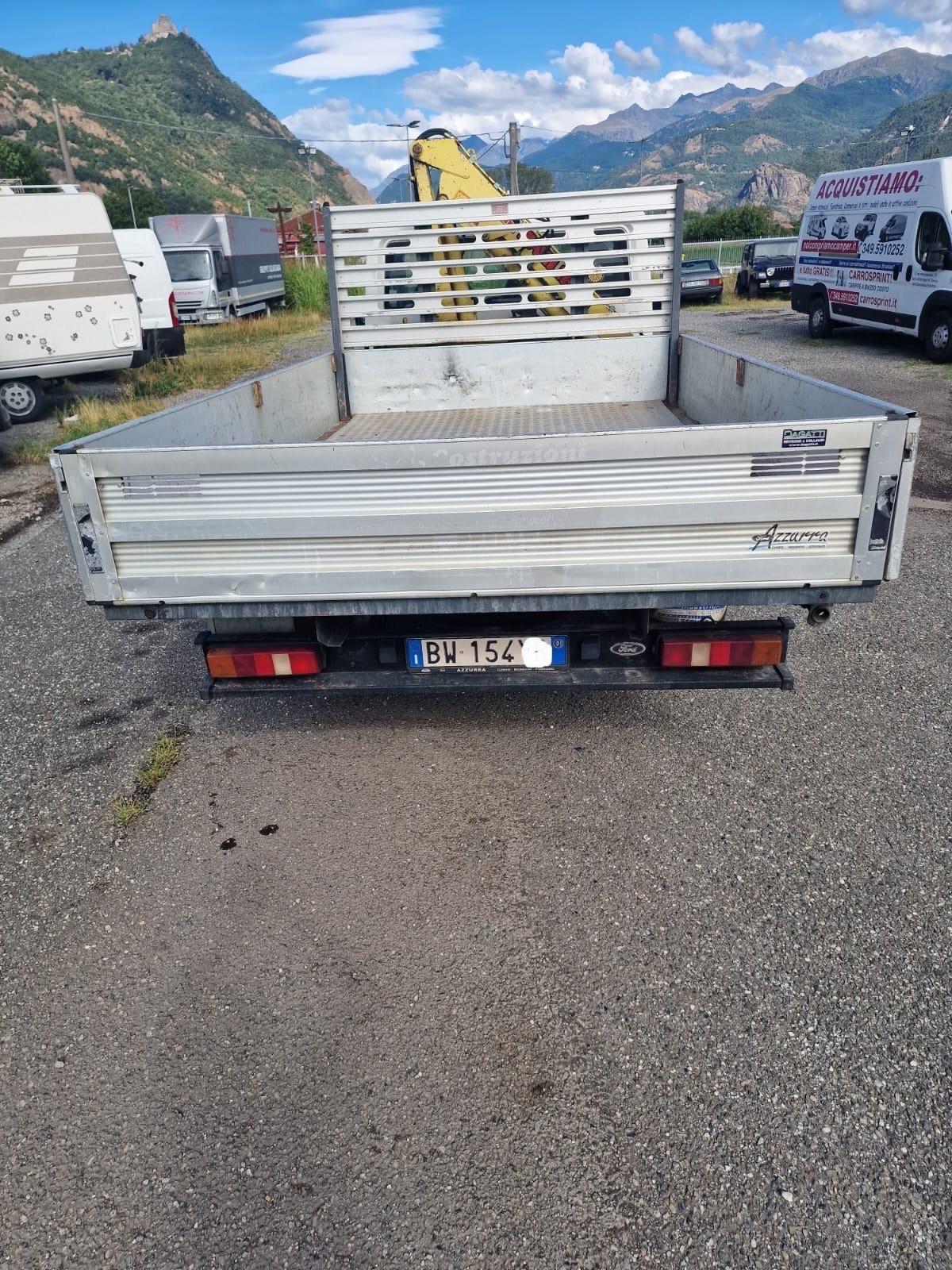 Autocarro Ford con gru del 2001 in saldo 154