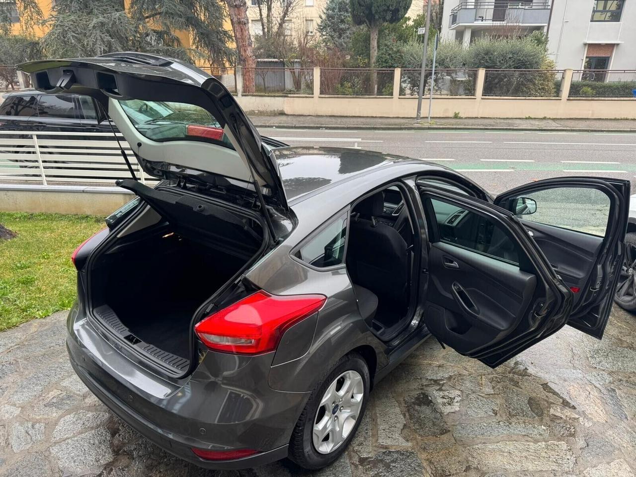 FORD FOCUS 1.5 TDCi 95cv TITANIUM NEOPAT