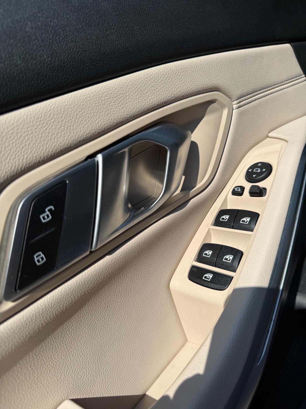 Bmw 320d Touring Luxury,Full LED,pelle,LED multicolore amb.,virtual cockpit,ecc.