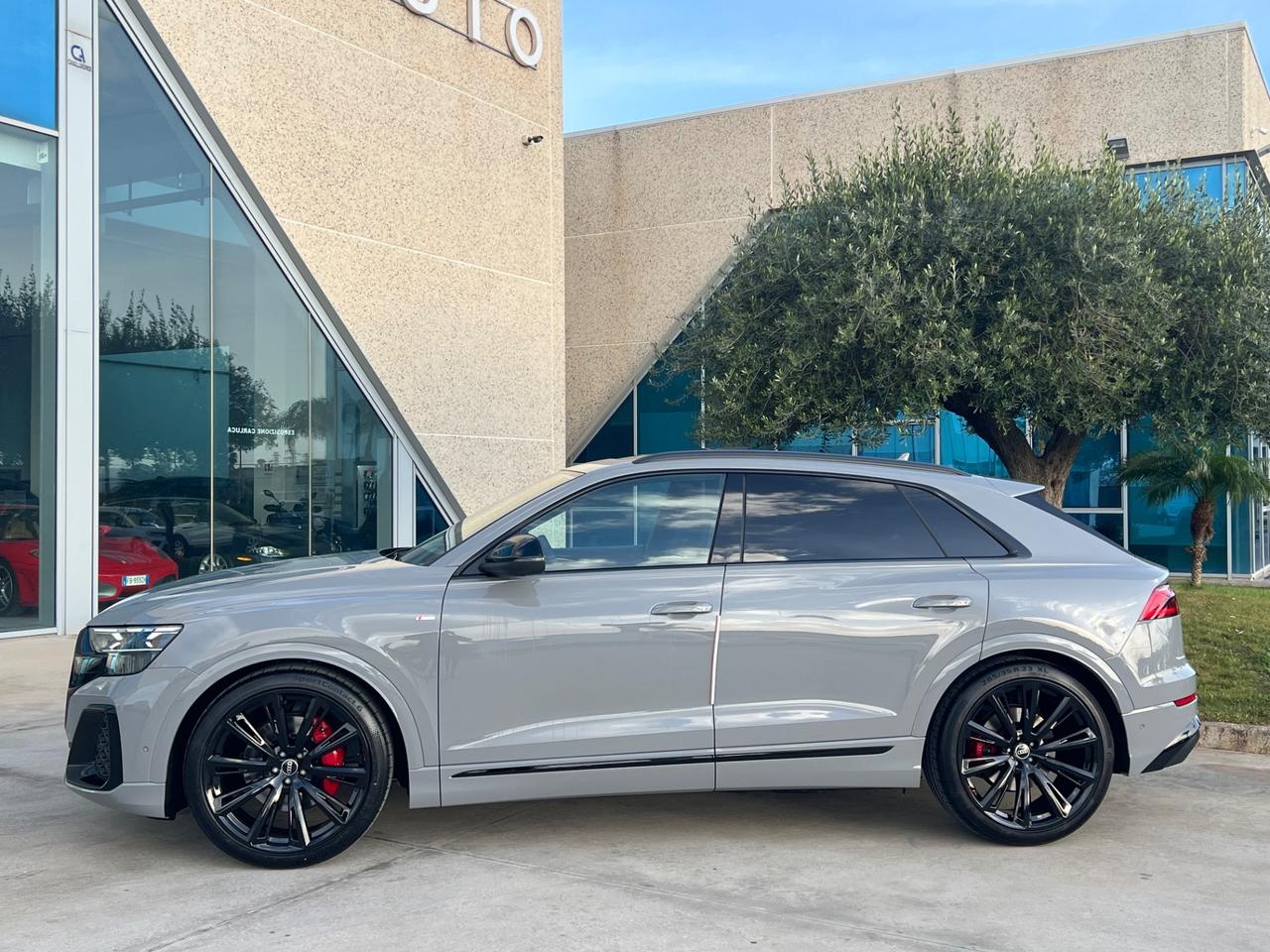 Audi Q8 Competition possibilità noleggio no scoring