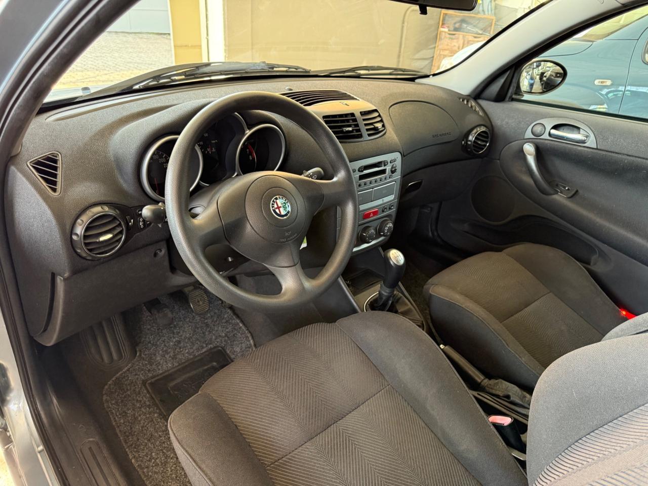 Alfa Romeo 147 1.6i 16V Twin Spark cat 5p. Progression