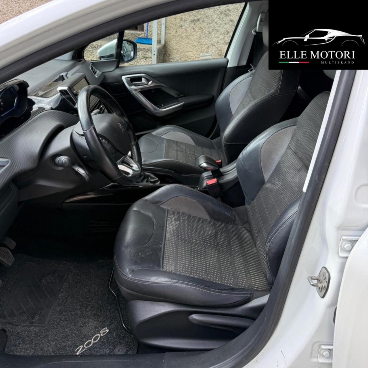 Peugeot 2008 BlueHDi 100 S&S Black Matt