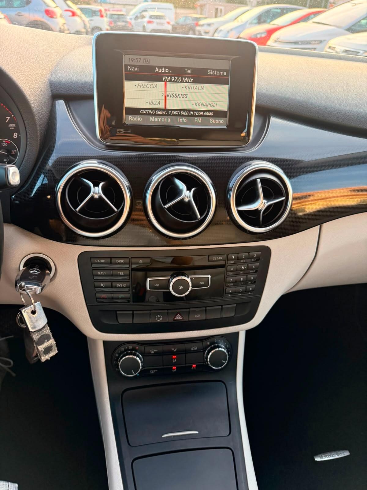 Mercedes-benz B 200 NGD Executive