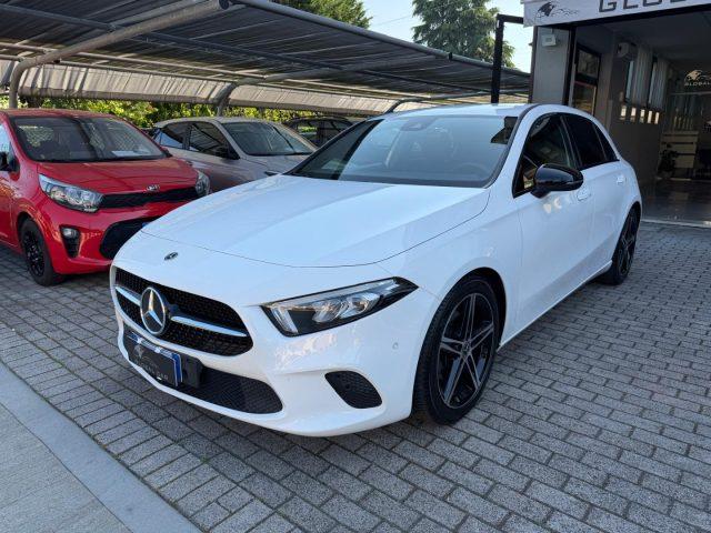 MERCEDES-BENZ A 180 d Automatic Sport