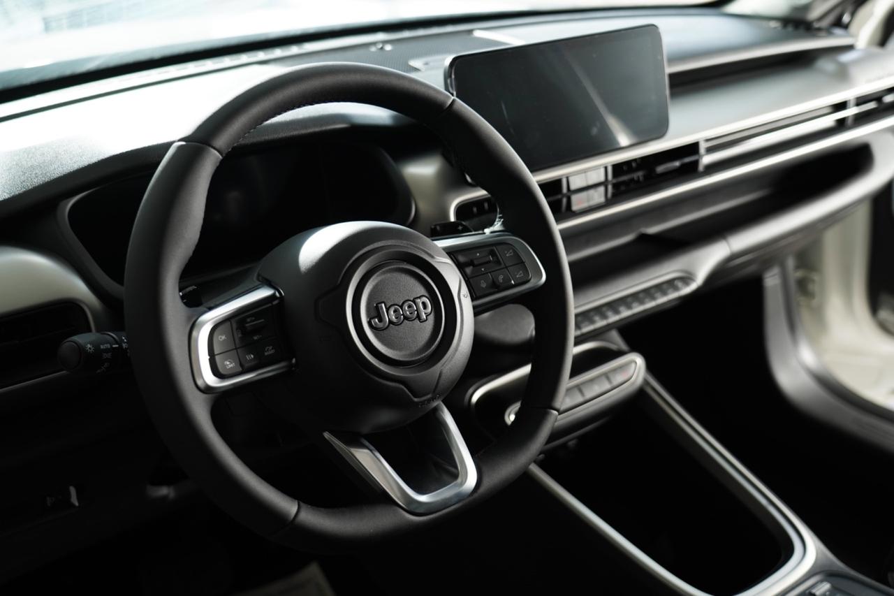 JEEP AVENGER ALTITUDE e-HYBRID 110 CV | KM 0 | DA €21.800