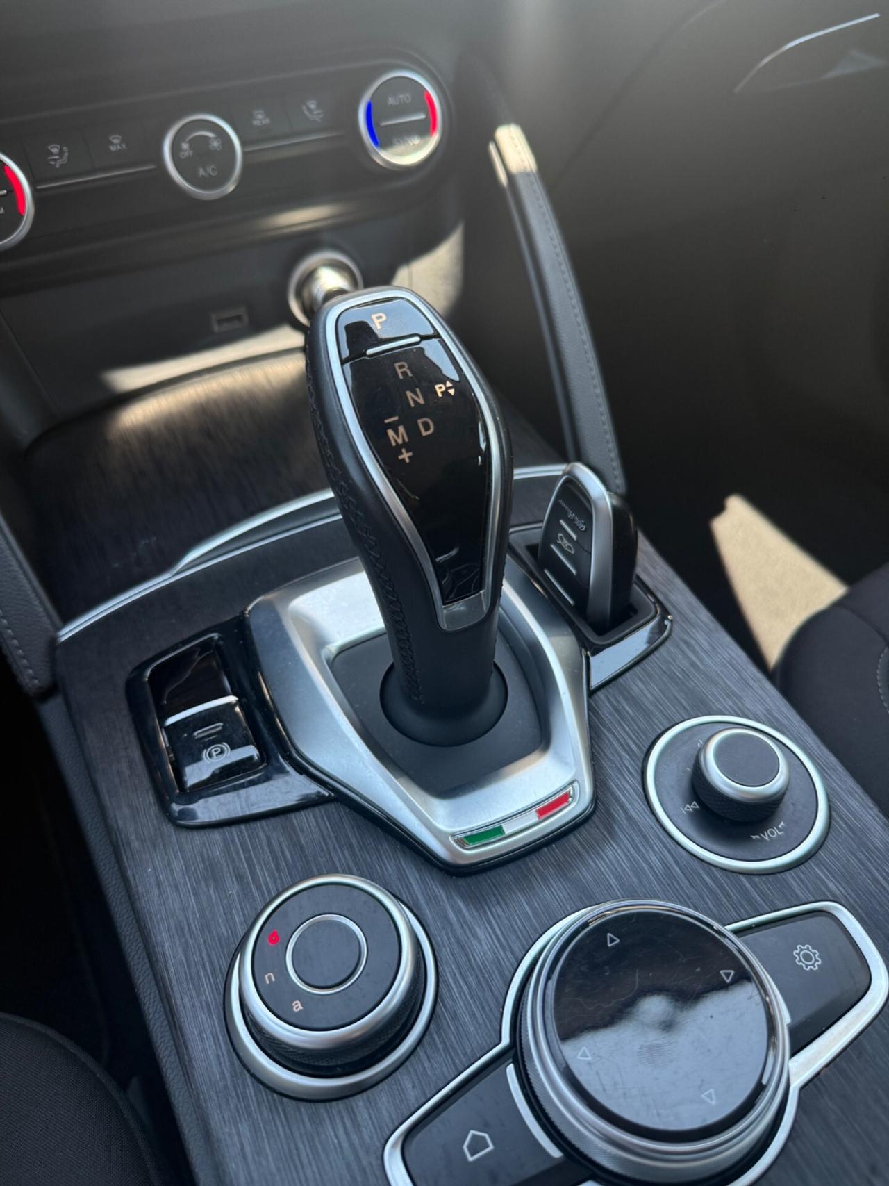 Alfa Romeo Stelvio 2.2 Turbodiesel 160 CV AT8 RWD Super
