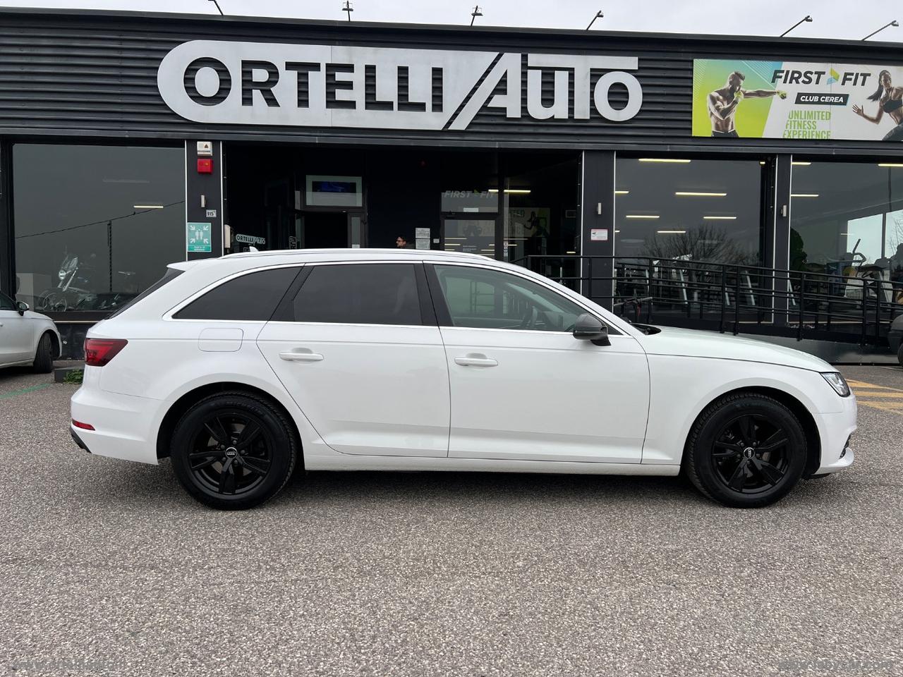 AUDI A4 Avant 30 TDI S tronic Business