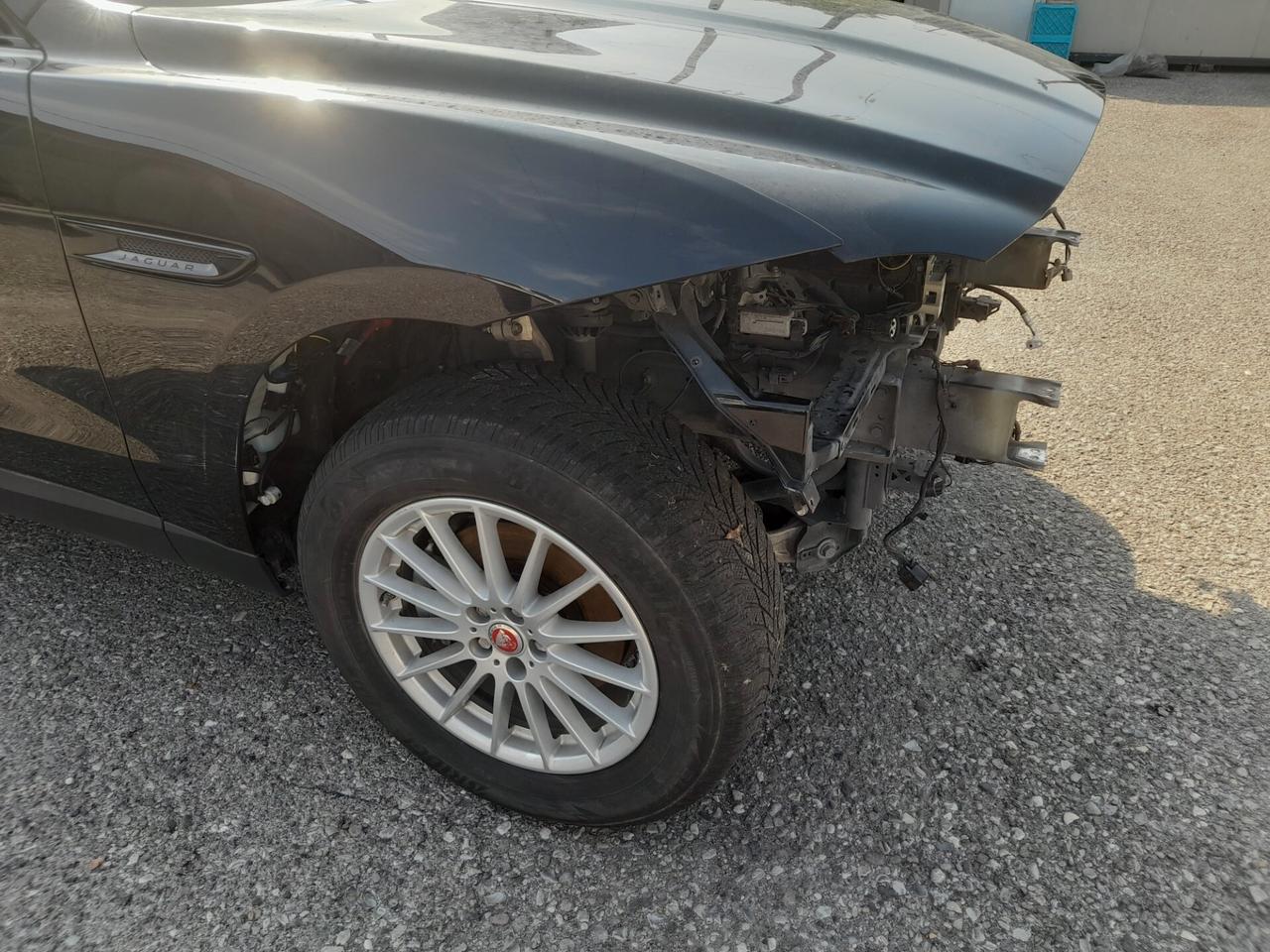 Jaguar F-Pace 2.0 D 180 CV AWD Prestige