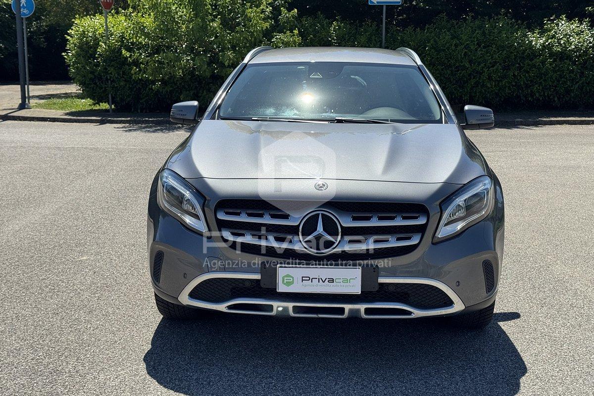 MERCEDES GLA 200 d Business
