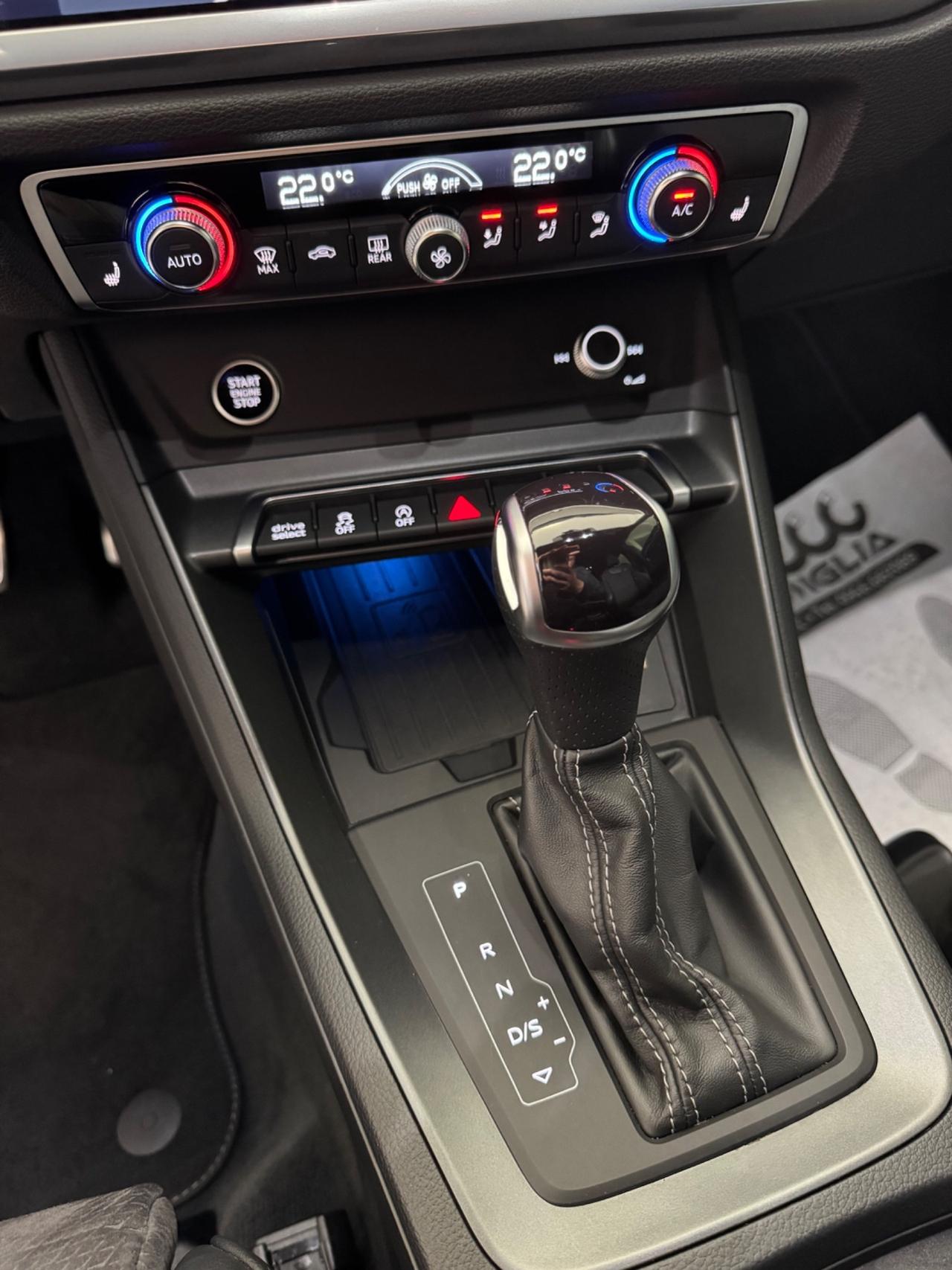 Audi Q3 40 TDI quattro S tronic Identity Black