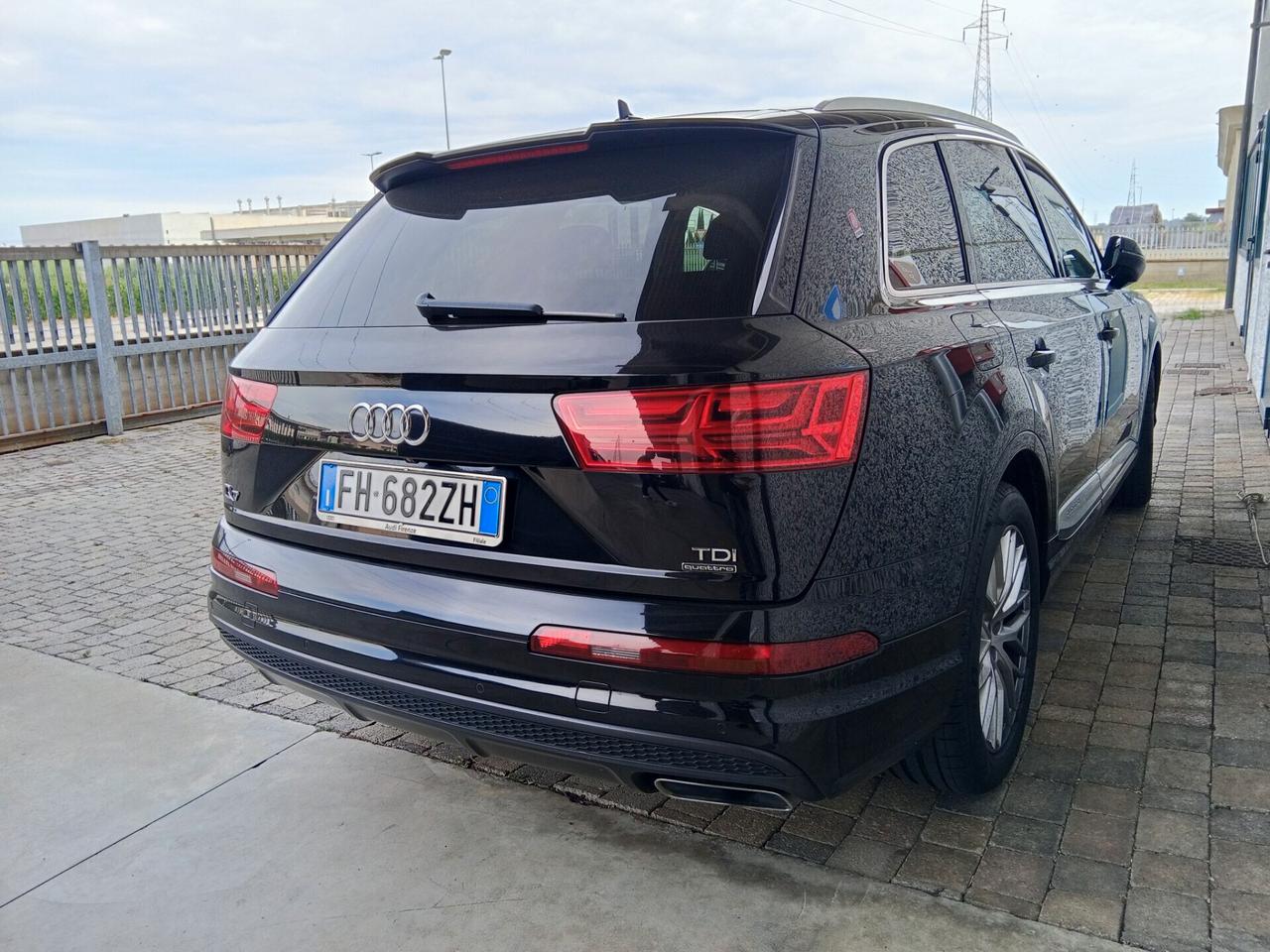 Audi Q7 3.0 TDI 272CV quattro tiptronic