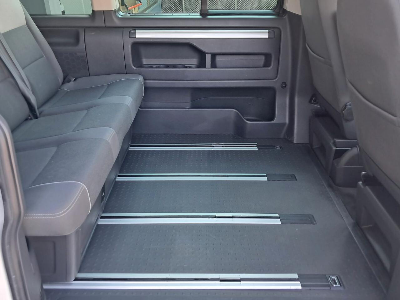 VOLKSWAGEN T5 CALIFORNIA BEACH 4MOTION 2.0 TDI 140 CV AUTOCARAVAN