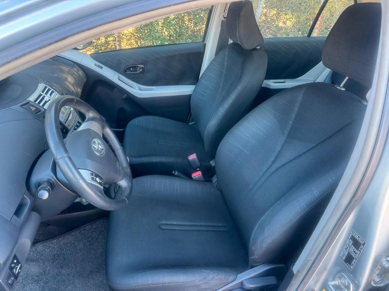 Toyota Yaris 1.0 5 porte