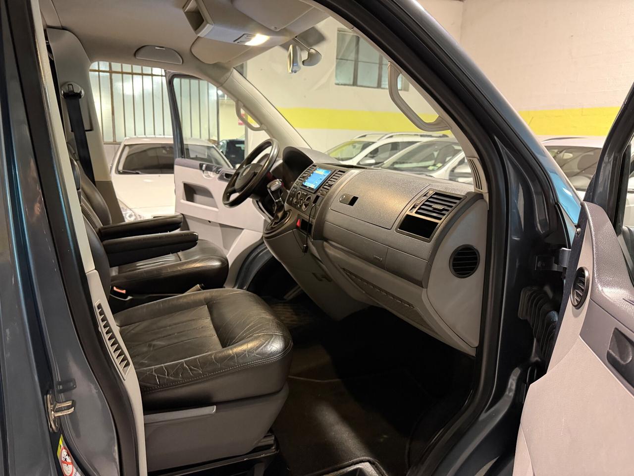 Volkswagen Transporter T-EDITION FULL 2.5 TDI 180CV DSG 2010