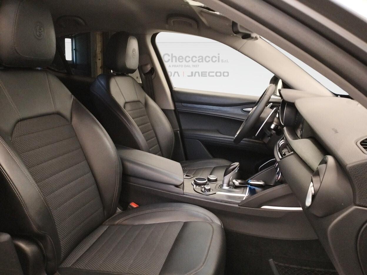 Alfa Romeo Stelvio 2.2 Turbodiesel 180 CV AT8 RWD Super